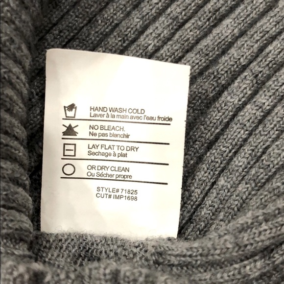 Vince. 100% Merino Wool Gray Sleeveless Sweater - Picture 9 of 9